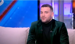 مسلم يقرر الرحيل عن مصر بعد توقف نشاطه الفني ونفاد مدخراته مسلم