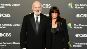 ابن المخرج روب راينر متهم بقتل والديه بعد صراع طويل مع الإدمان والمشاكل النفسية من هو روب راينر