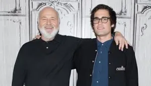 ابن المخرج روب راينر متهم بقتل والديه بعد صراع طويل مع الإدمان والمشاكل النفسية روب راينر