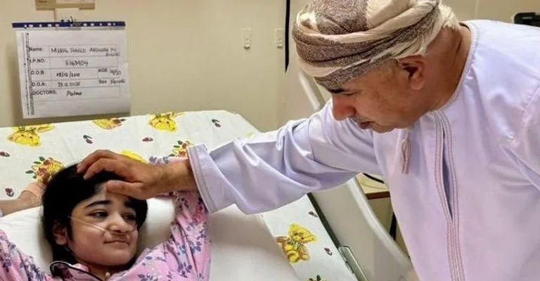 ميرال البلوشي.. حكاية طفلة قاومت المرض بابتسامة وهزّت قلوب المجتمع برحلتها الإنسانية ميرال البلوشي