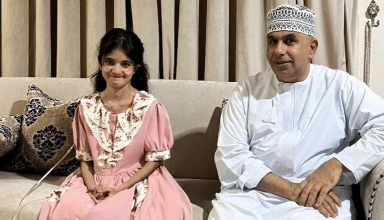 ميرال البلوشي.. حكاية طفلة قاومت المرض بابتسامة وهزّت قلوب المجتمع برحلتها الإنسانية ميرال البلوشي