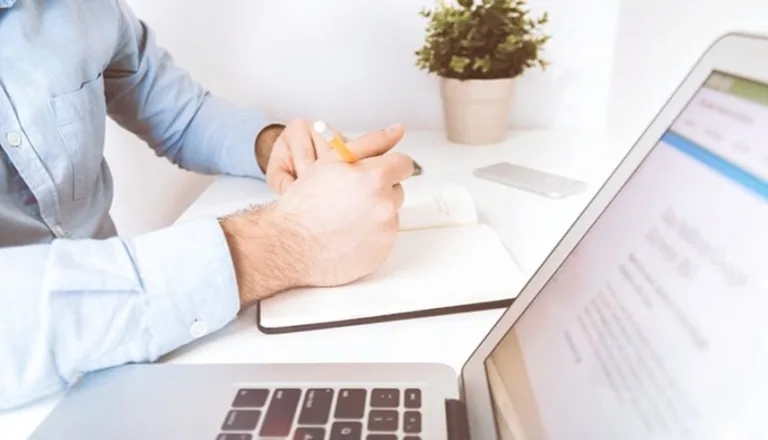 الإمارات توجه منشآت القطاع الخاص بتفعيل العمل عن بُعد حفاظاً على سلامة الموظفين IMG 2242