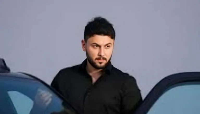 كريم ديب متحدثًا في قمة المليار متابع.. خبرة صحفية تقود مشهد محتوى السيارات كريم ديب