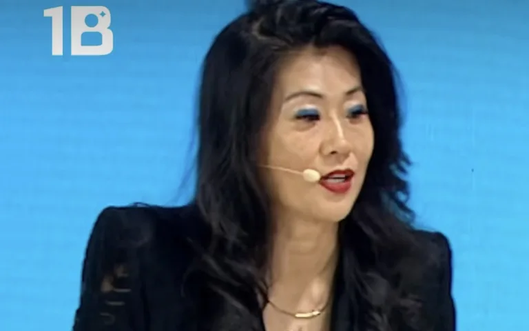 تايلر تشو في قمة المليار متابع: كيف تحوّلت قناة صانع محتوى إلى شركة بقيمة 100 مليون دولار تايلر تشو