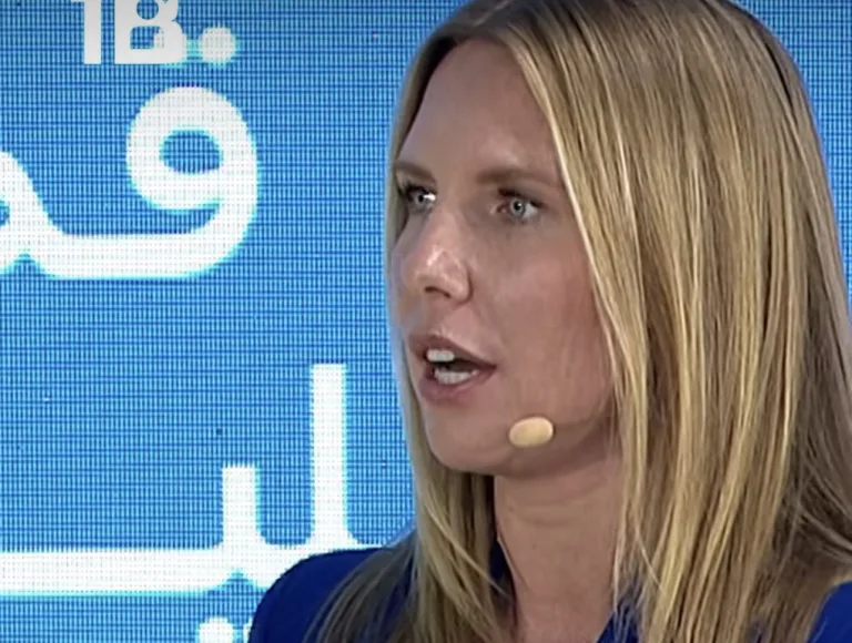 ياسمين إنبرغ في قمة المليار متابع: كيف تُحوّل الإمارات اقتصاد المبدعين إلى نموذج مهني؟ ياسمين إنبرغ