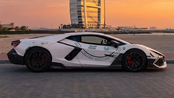 لامبورغيني ريفويلتو مانصوري تنضم لأسطول شرطة دبي.. أداء خرافي وتصميم هجومي فائق 258