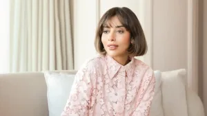 اليمينة بلقيس تشعل السوشيال ميديا.. بين سحر الألوان وضجيج الذكاء الاصطناعي هل تشارك في ترند اليمينة بلقيس