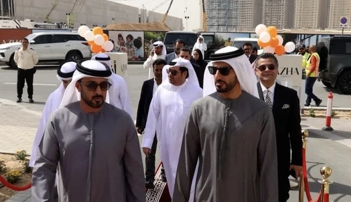 عبدالعزيز بن حميد النعيمي وراشد بن حميد النعيمي يزوران مشروع مجتمع «أزهى» السكني في عجمان 97d258f8 62c0 4391 a54e 9d81d667aa42