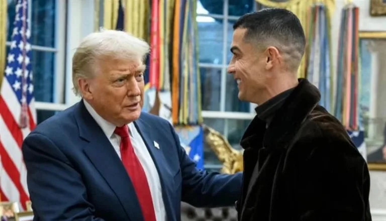 لقاء رسمي في المكتب البيضاوي