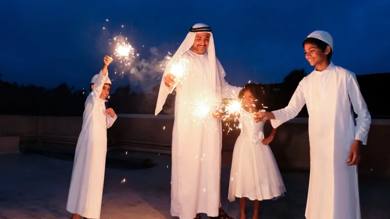 عيد الفطر في الإمارات.. الكشف عن الإجازة الرسمية للعاملين بين الحكومة والقطاع الخاص موعد عيد الفطر 2025 في الإمارات الأحد غرة شهر شوال 1743263682972