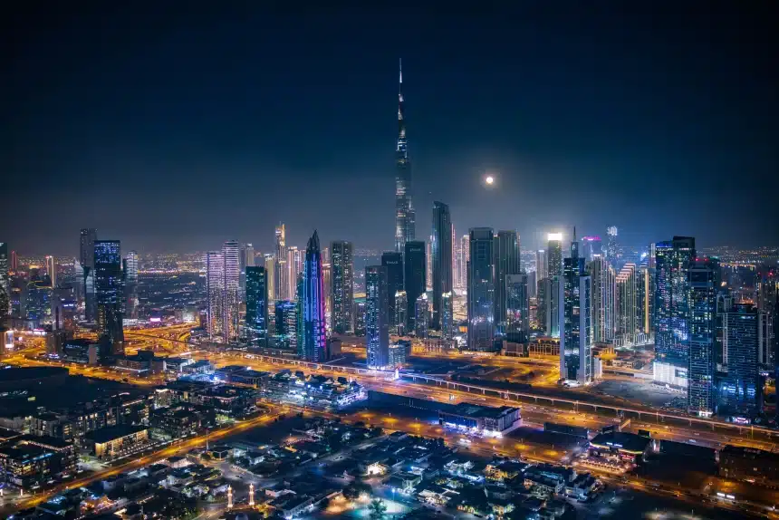 دبي القابضة تقتنص حصة الأغلبية في "إعمار العقارية" وترفع ملكيتها إلى 29.73%