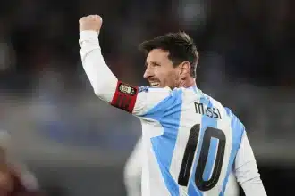 ميسي يقود "كتيبة التانغو" لمونديال 2026: سكالوني يفجر مفاجأة باستبعاد ديبالا من القائمة