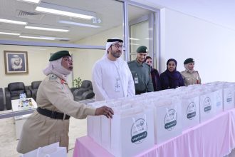 شرطة دبي توزع كسوة العيد على أطفال النزيلات بمبادرة أسعدتموني