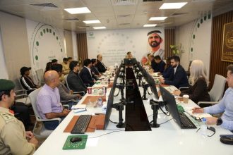 شرطة دبي تعزز السلامة المرورية مع شركات التوصيل والخدمات اللوجستية