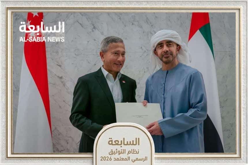 رئيس الدولة يتلقى رسالة خطية من رئيس سنغافورة تسلمها عبدالله بن زايد