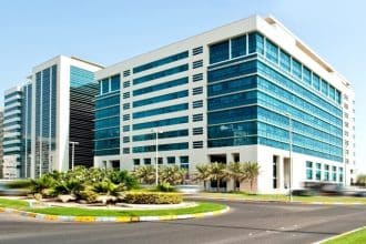 دائرة البلديات والنقل تشارك إيجل هيلز لتحويل وجهات أبوظبي العمرانية والمجتمعية