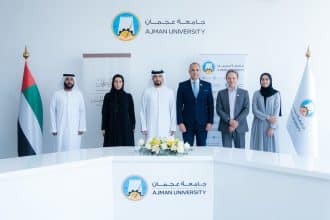 مكتب شؤون المواطنين بعجمان وجامعة عجمان يوقعان اتفاقية منح دراسية لدعم الشباب