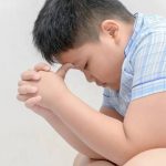 كيف تورث سمنة الآباء إلى الأبناء ..اكتشف الخلل الأيضي الصامت