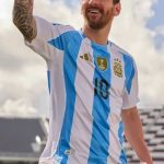ليونيل ميسي وكريستيانو: صراع المليار الخفي خارج الملاعب في 2026 وخفايا أرقام "فوربس"