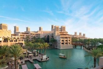 العيد في الإمارات يتجاوز المألوف: دليل حيادي لأرقى تجارب الترفيه المستدام في 4 إمارات