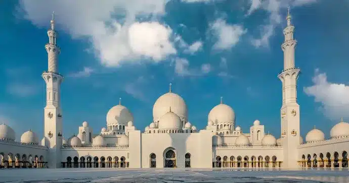 زيارة متحف نور وسلام مجانا في جامع الشيخ زايد بمناسبة اليوم العالمي للمتاحف
