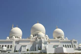 خطبة الجمعة: خيانة الوطن جريمة نكراء وكبيرة من الذنوب، والولاء المخلص للقيادة والدار شيمة أهل الوفاء