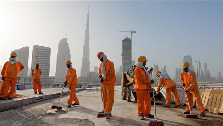 الإمارات.. تطبيق "سياسة حماية العمال من الإجهاد الحراري" 15 يونيو حتى 15 سبتمبر 2026