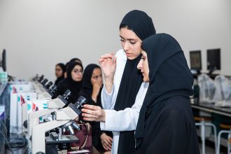 إسعاف دبي تعلن برنامج رعاية لطلبة الطب الطارئ برواتب 24 ألف درهم