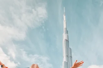 شرطة دبي تعيد أموالاً مفقودة لسائحة عربية بعد مغادرتها الدولة